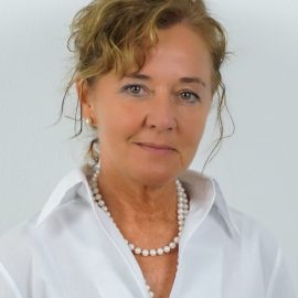 Nominácia vedúcej katedry prof. RNDr. Heleny Bujdákovej CSc. na ESET Science Award